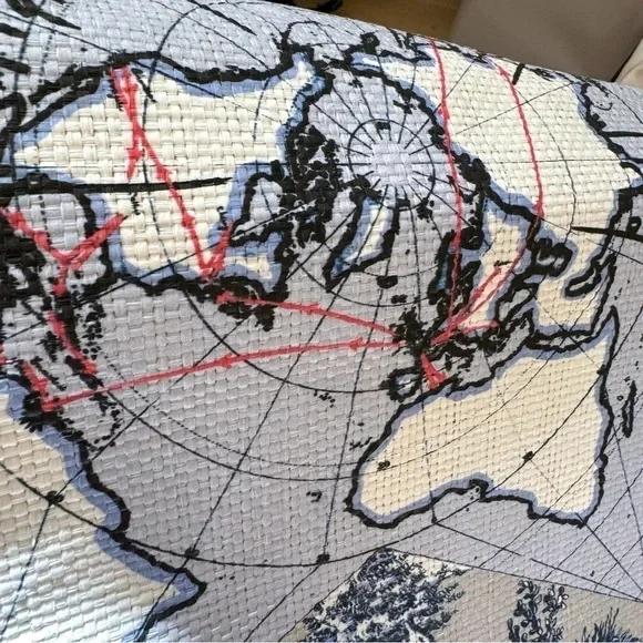 DIOR Around The World Tote, Le Baume & Lip Glow - Picture 3 of 6